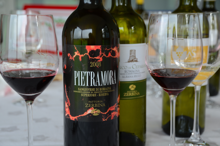 Pietra Mora från Fattoria Zerbina har i stort sett abonnerat på den högsta utmärkelsen ”tre glas” i Gambero Rosso. Jag uppmanar alla att prova vinet om ni ser det på en vinlista på krogen.