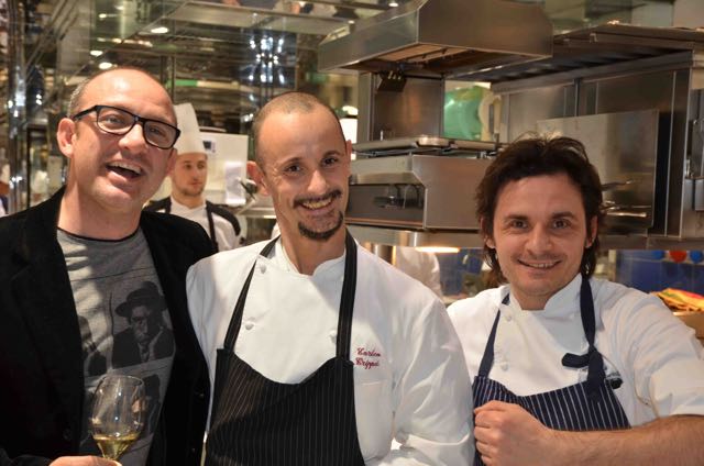 Tre glada gossar som driver Piazza Duomo som är en av Italiens bästa restauranger mitt i Alba, många säger Italiens absolut bästa restaurang och jag är benägen att hålla med.